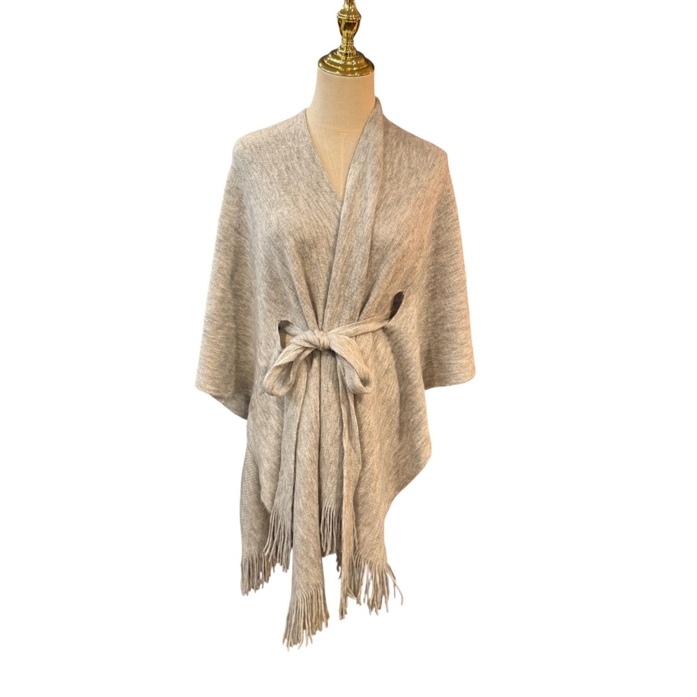 C. Wonder Heather‎ Gray Belted Fringe Poncho Wrap Shawl One Size NEW